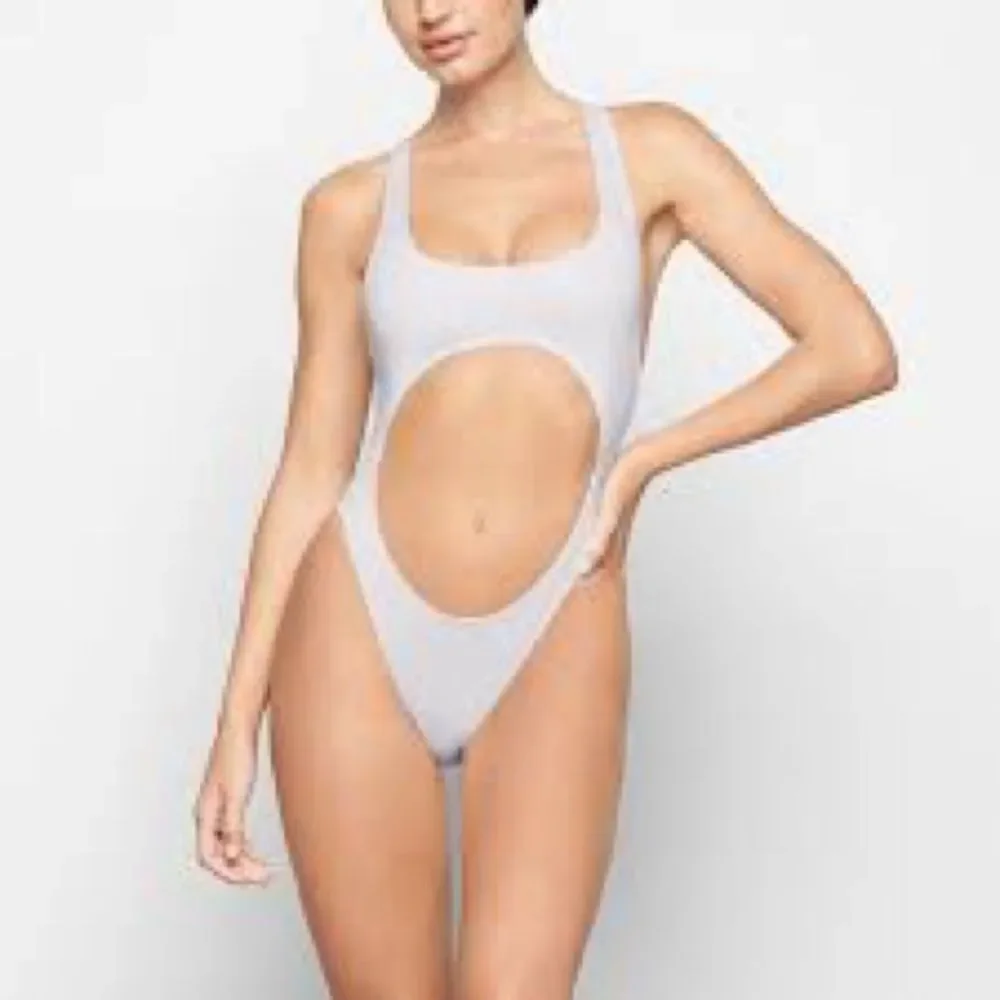 NWT Skims Signature Swim White Cutout Monokini
